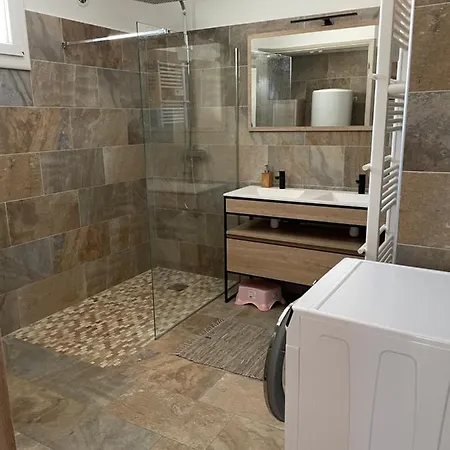 Le Ruby Apartment